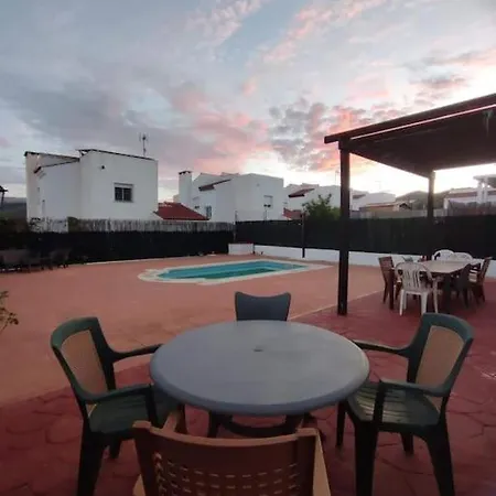 Daza Rural Con Piscina Salada بيت للعطل Almogía